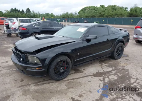 2008 Ford Mustang Gt Deluxe/Gt Premium z USA, uszkodzony, nr VIN 1ZVHT82H985129457